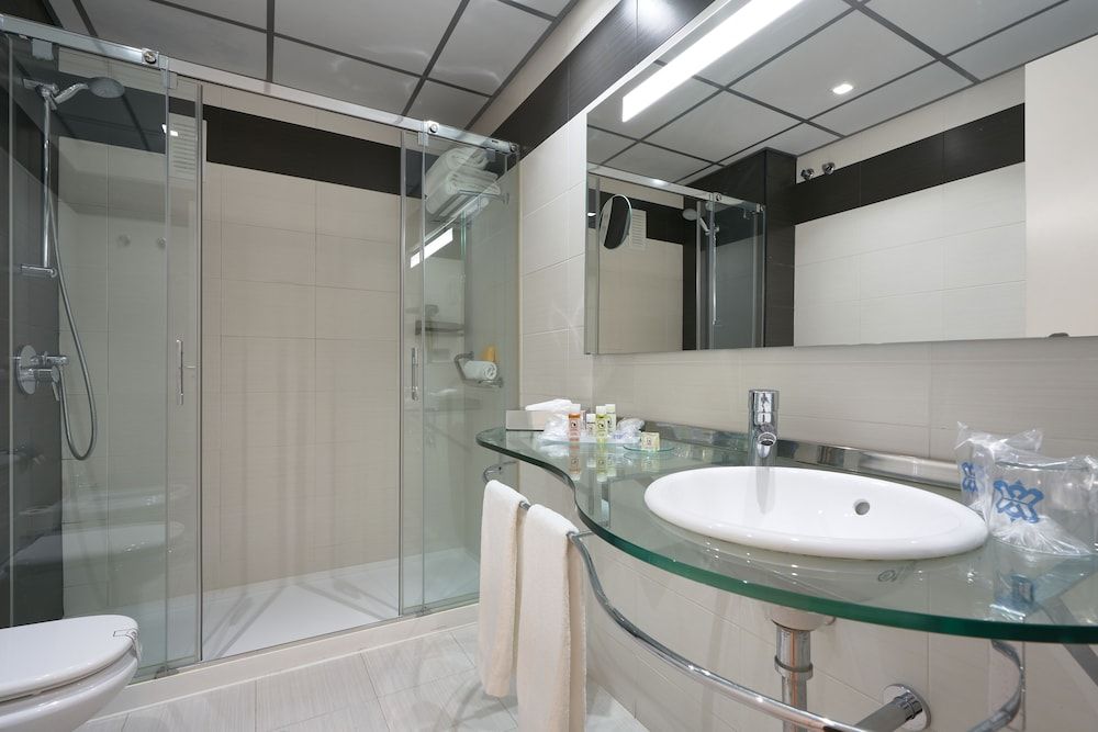 Monte Triana Standard Double Room 10