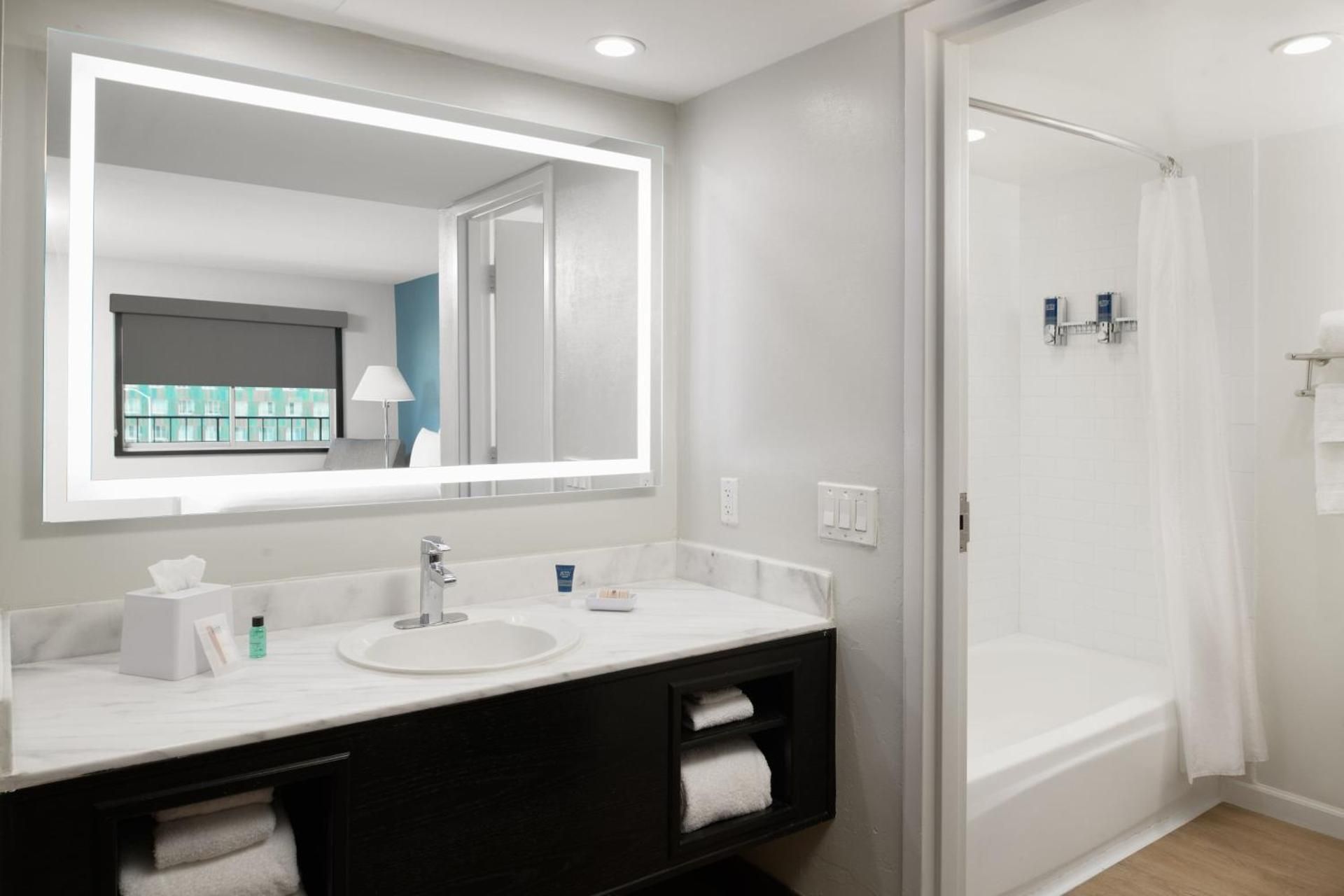 Queen Room with Two Queen Beds and Pool View - Hearing Accessible