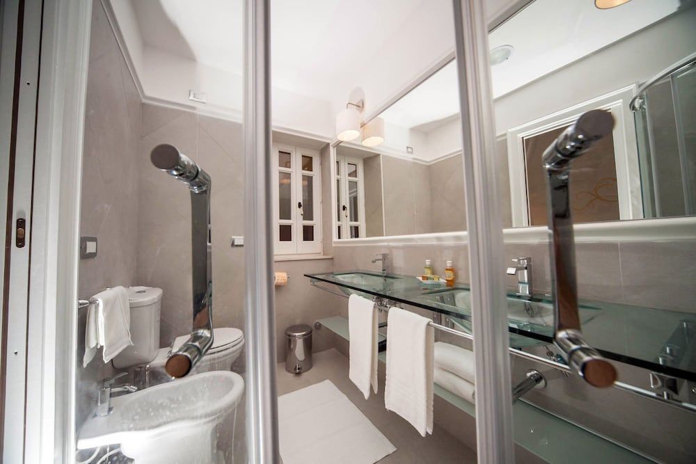 La Settima Luna Hotel Deluxe Double Room, Private Bathroom 4