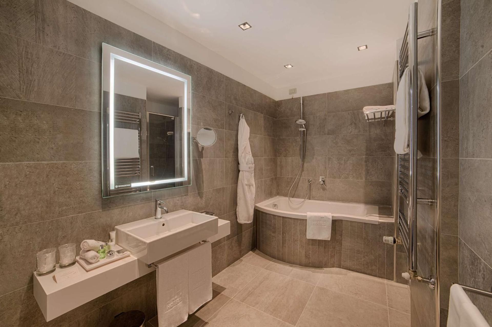 undefined NH Collection Palazzo Cinquecento 3