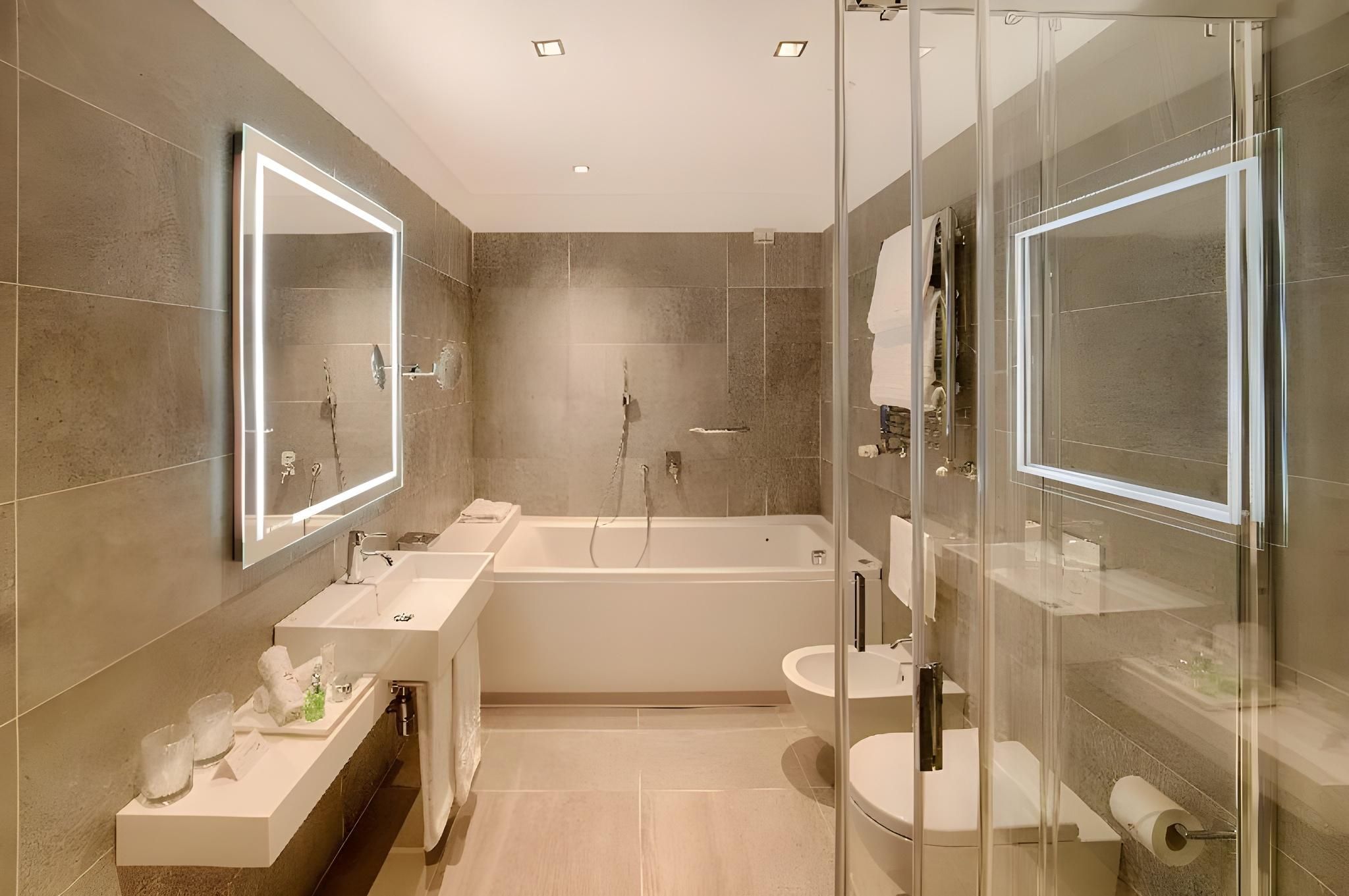 NH Collection Palazzo Cinquecento Superior Room 3