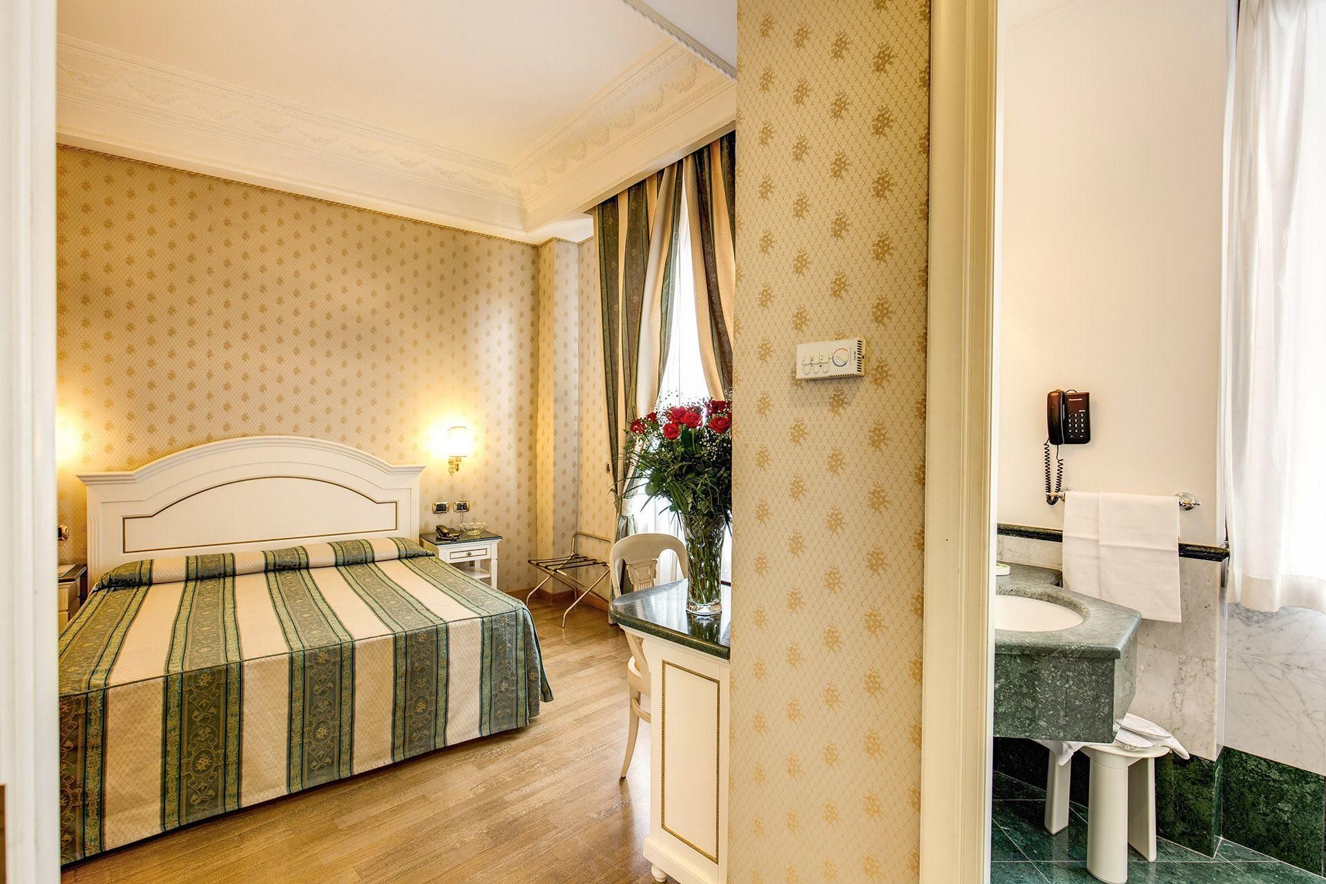 undefined Hotel La Lumiere di Piazza di Spagna 8