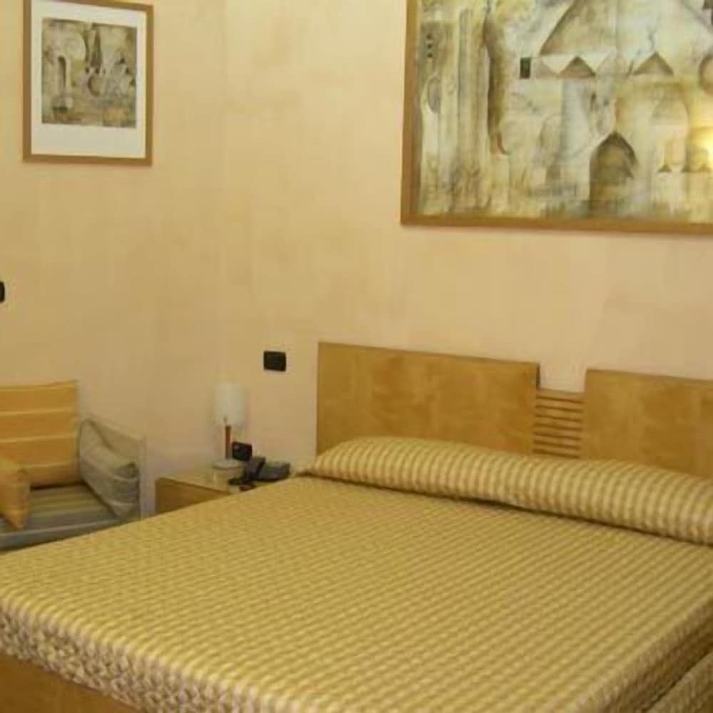 undefined Hotel Clarean 2