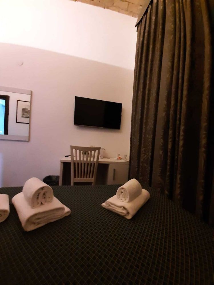 undefined Laterani DFM 8