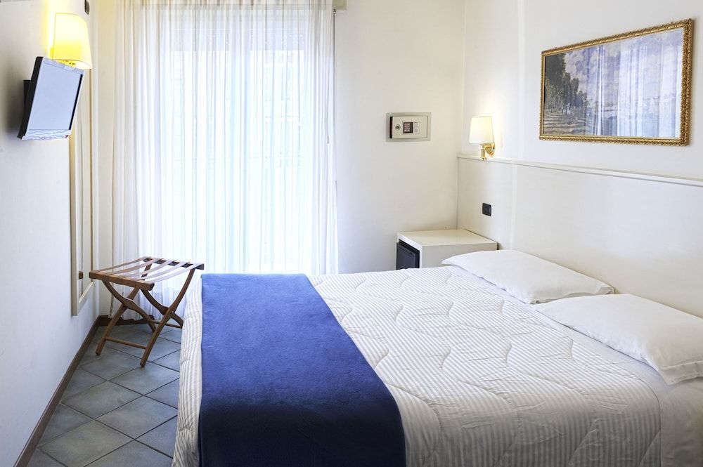 International Hotel & Suite Matrimoniale piccola 5