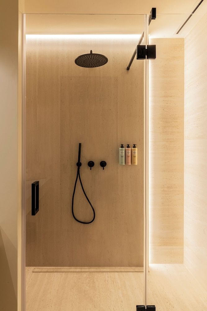 International Hotel & Suite Deluxe Suite, Hot Tub 14