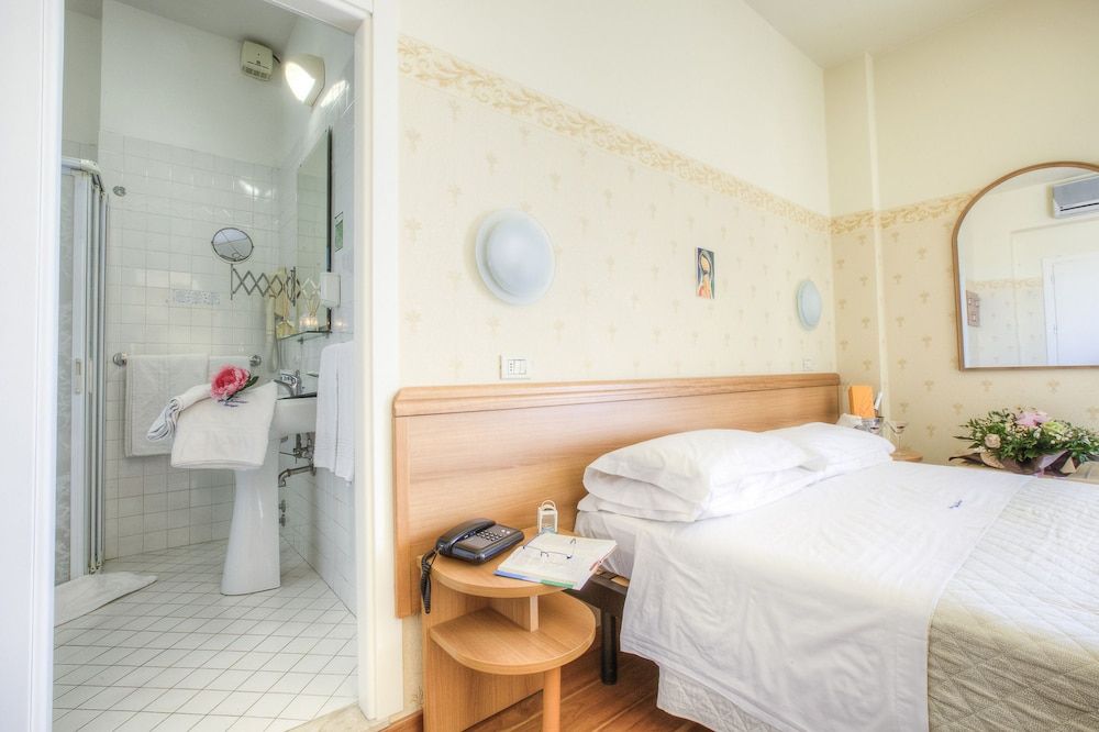 Classic Single Room