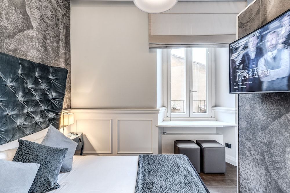 DC Collection Spagna Deluxe Double or Twin Room 11