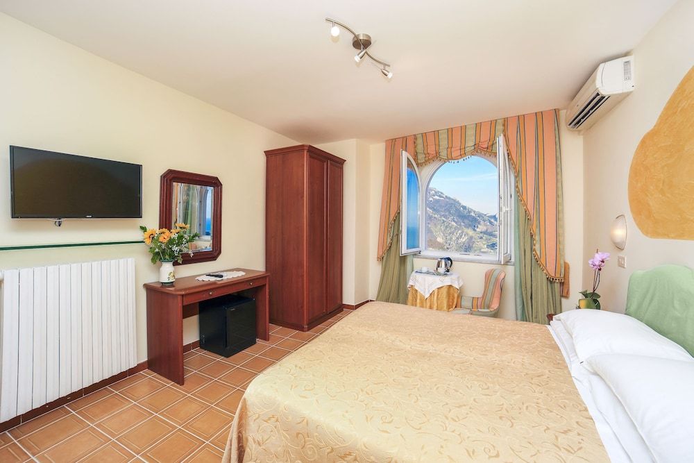 Hotel Bonadies Superior Double Room, Sea View 4