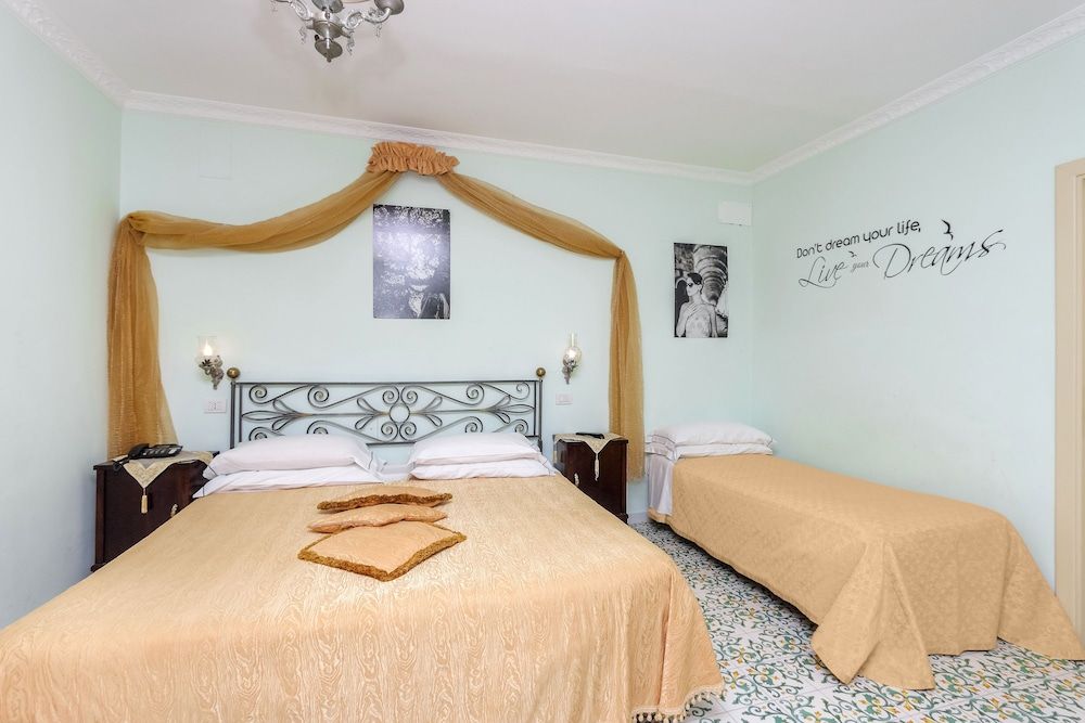 Hotel Bonadies Standard Double or Twin Room 4