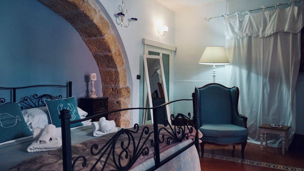 Antica Dimora San Girolamo Double Room 4