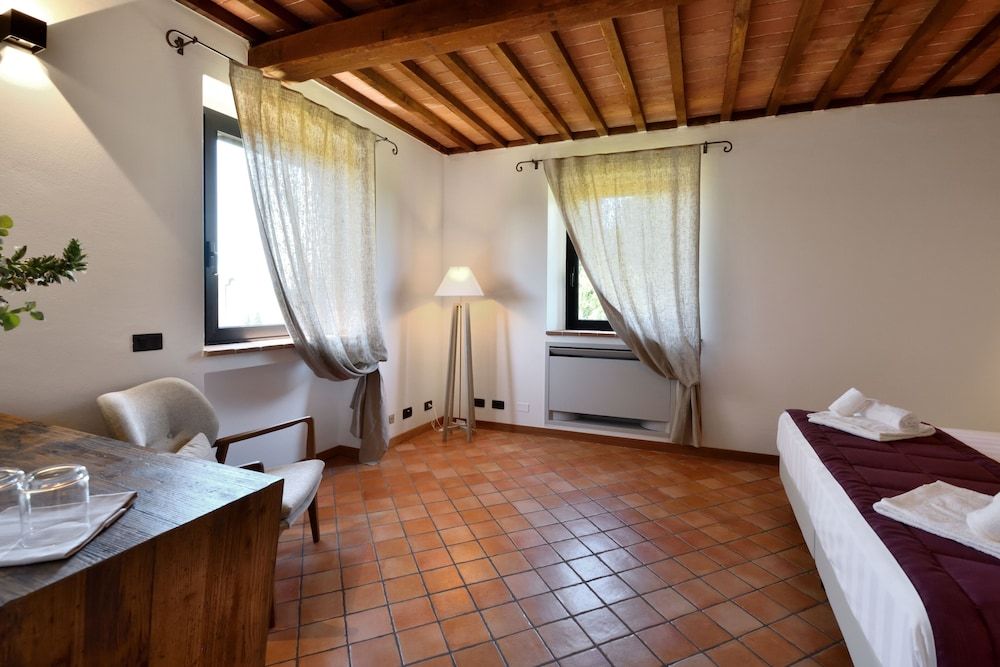 Porsenna Resort Deluxe Room 21