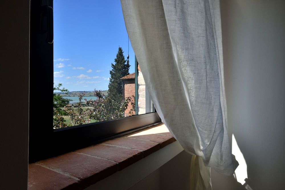 Porsenna Resort Deluxe Room 12