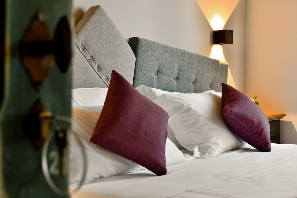 Porsenna Resort Deluxe Room 10