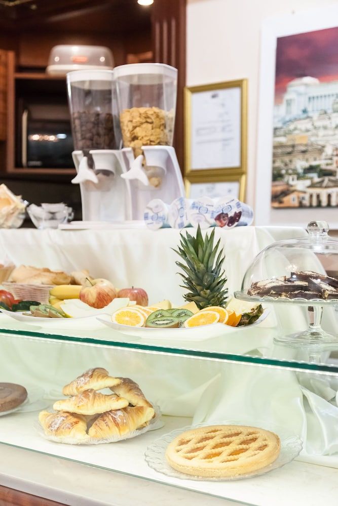 undefined Caroline Suite 7