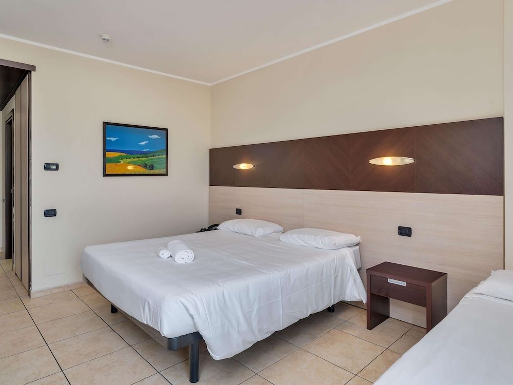 B&B Hotel Settimo Torinese Standard Triple Room, Non Smoking 4