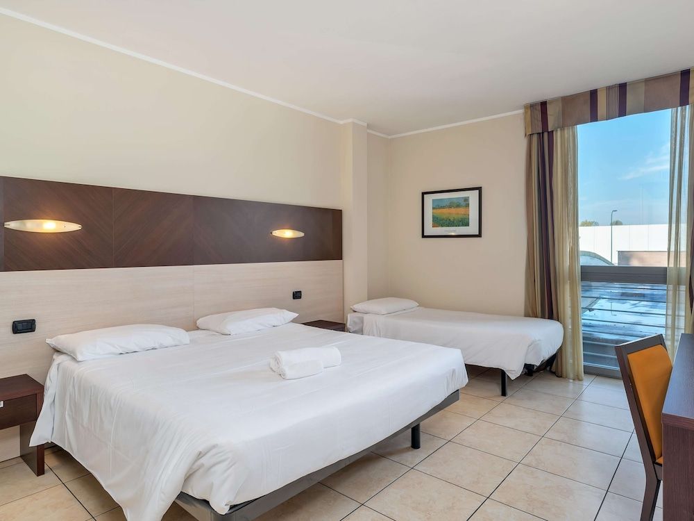 B&B Hotel Settimo Torinese Standard Triple Room, Non Smoking 2