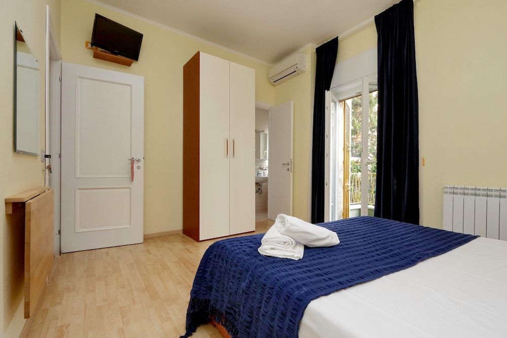 I Pini di Roma - Rooms & Suites Double Room, Private Bathroom 11
