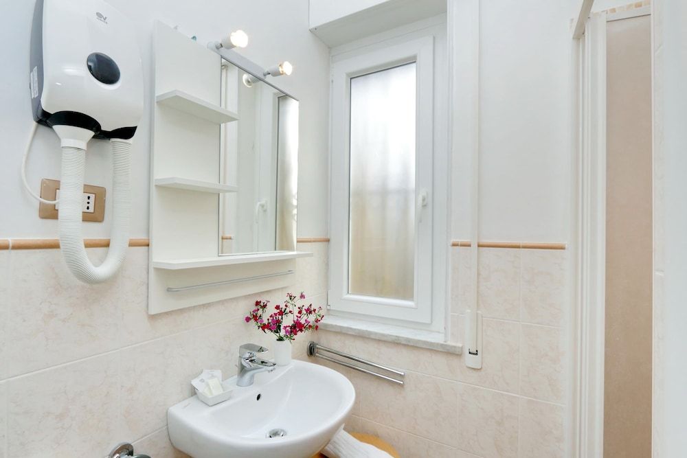 I Pini di Roma - Rooms & Suites Double Room, Private Bathroom 23