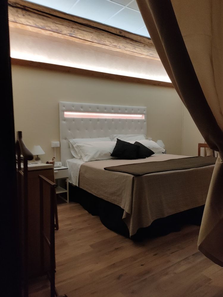 Quari Hotel Restaurant & Pizza King Room with Spa box 2