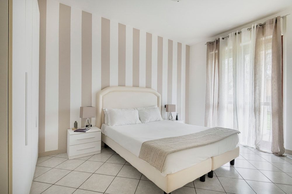 Premier Apartment