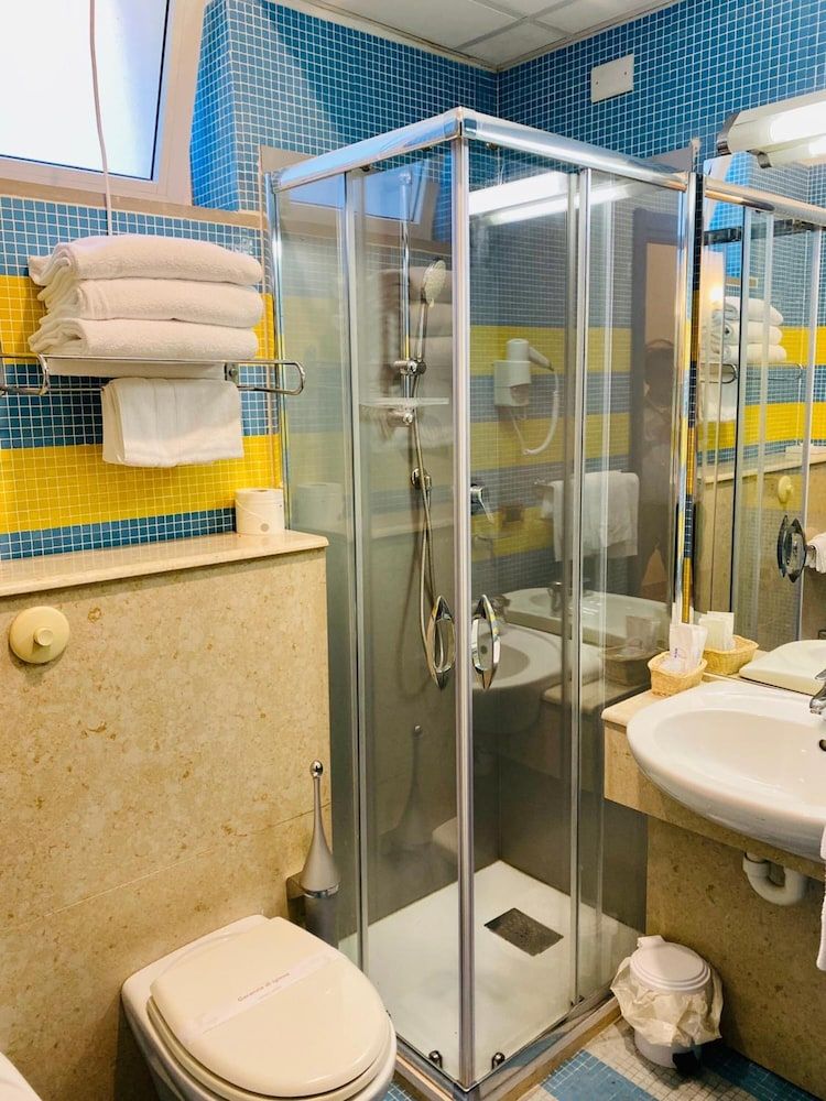 Hotel della Baia Family Room 3