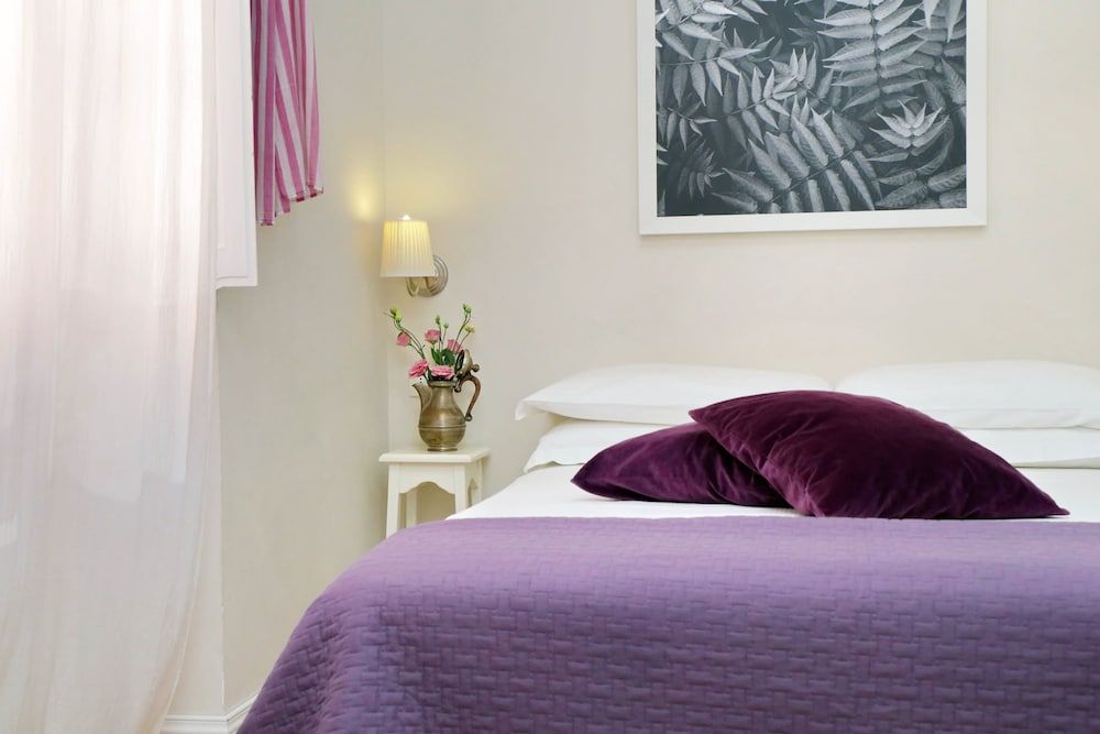 undefined Amaranto Romano 6