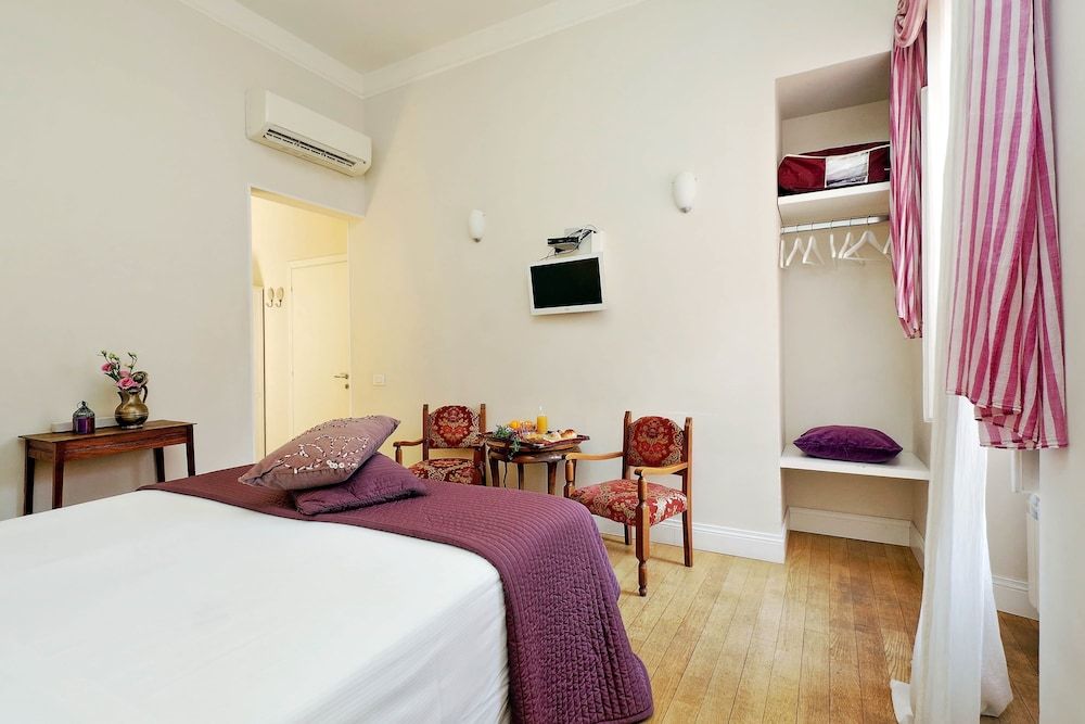 undefined Amaranto Romano