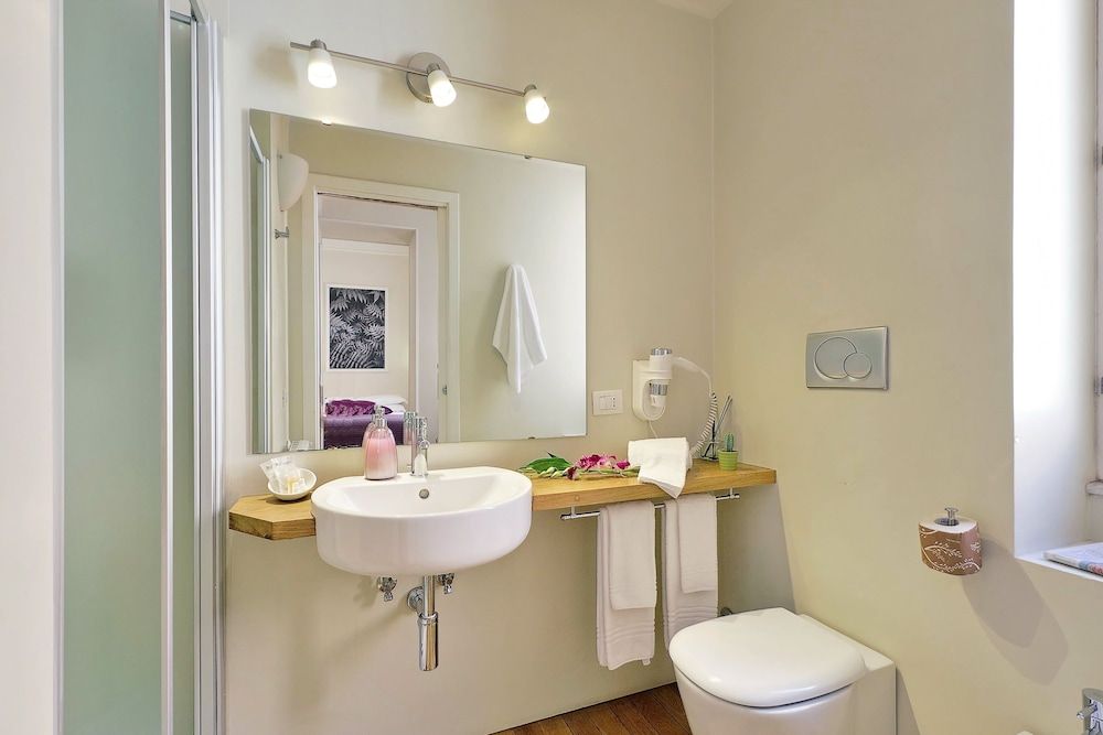 Amaranto Romano Double Room, 1 Double or 2 Twin Beds 8