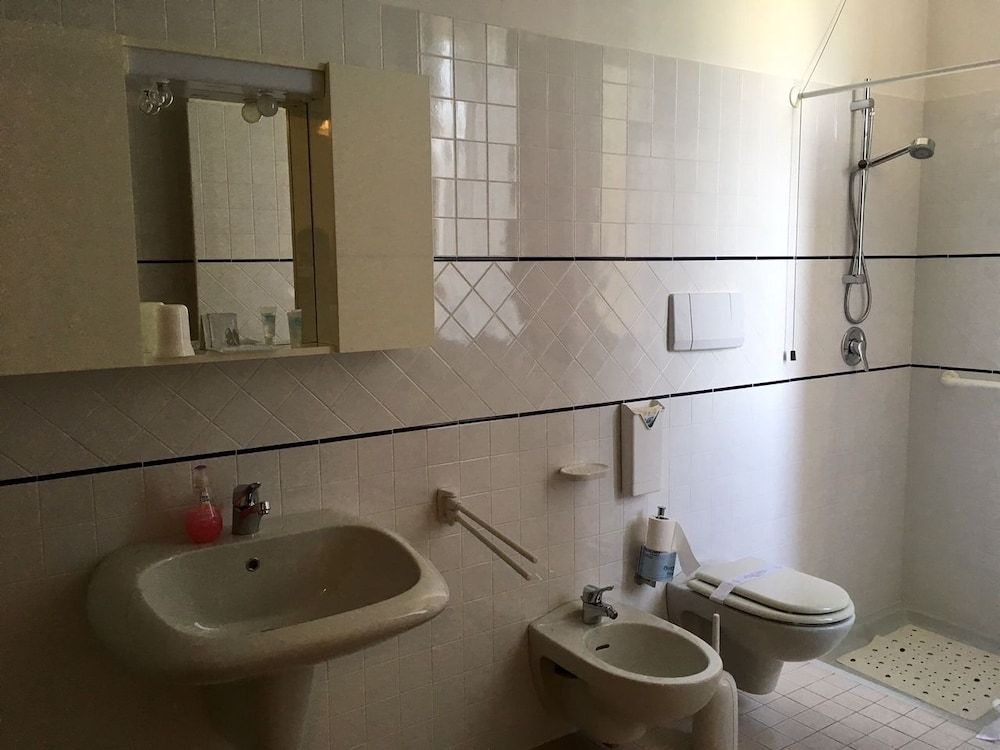 Hotel Villa Scalabrini Single Room 4