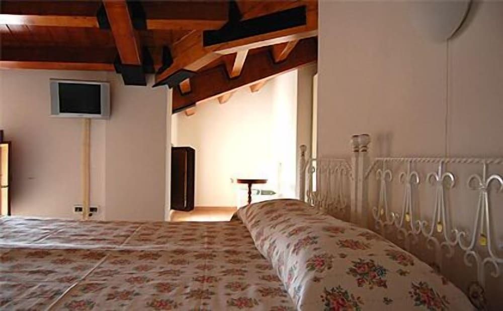 Hotel Villa Scalabrini Superior Double or Twin Room 5