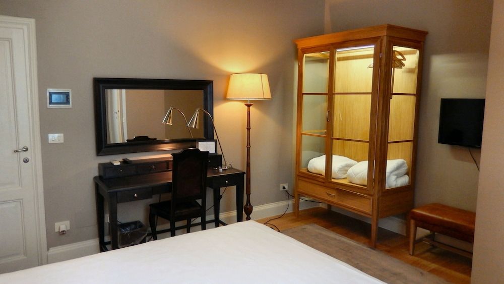 Villino Fiorentino Superior Double Room 9