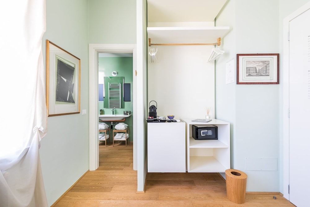 Rarity Suites Deluxe Double Room, 1 King Bed, City View 13