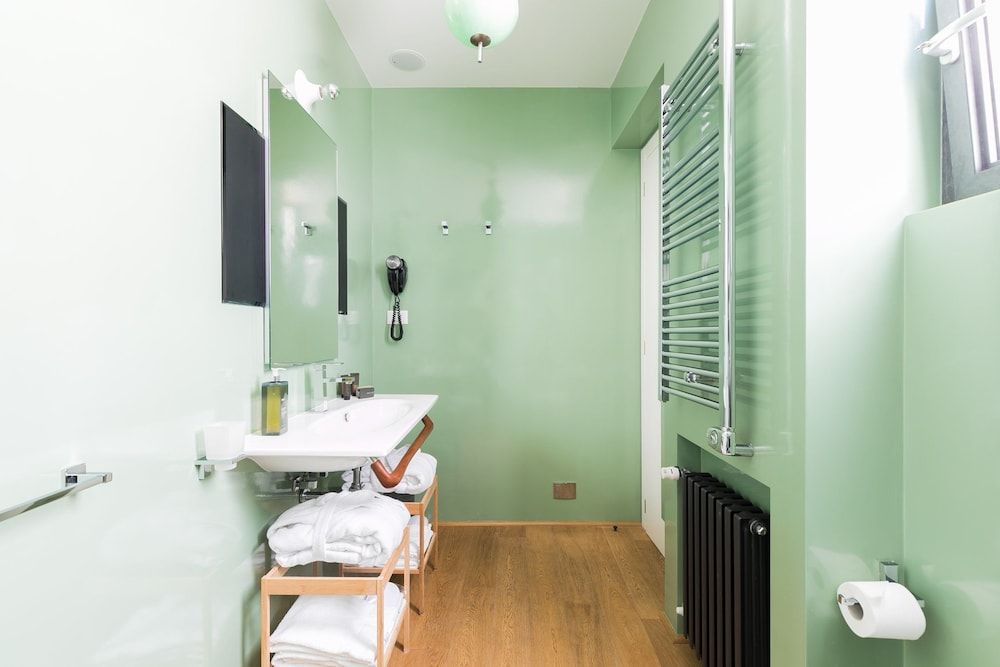 Rarity Suites Deluxe Double Room, 1 King Bed, City View 14