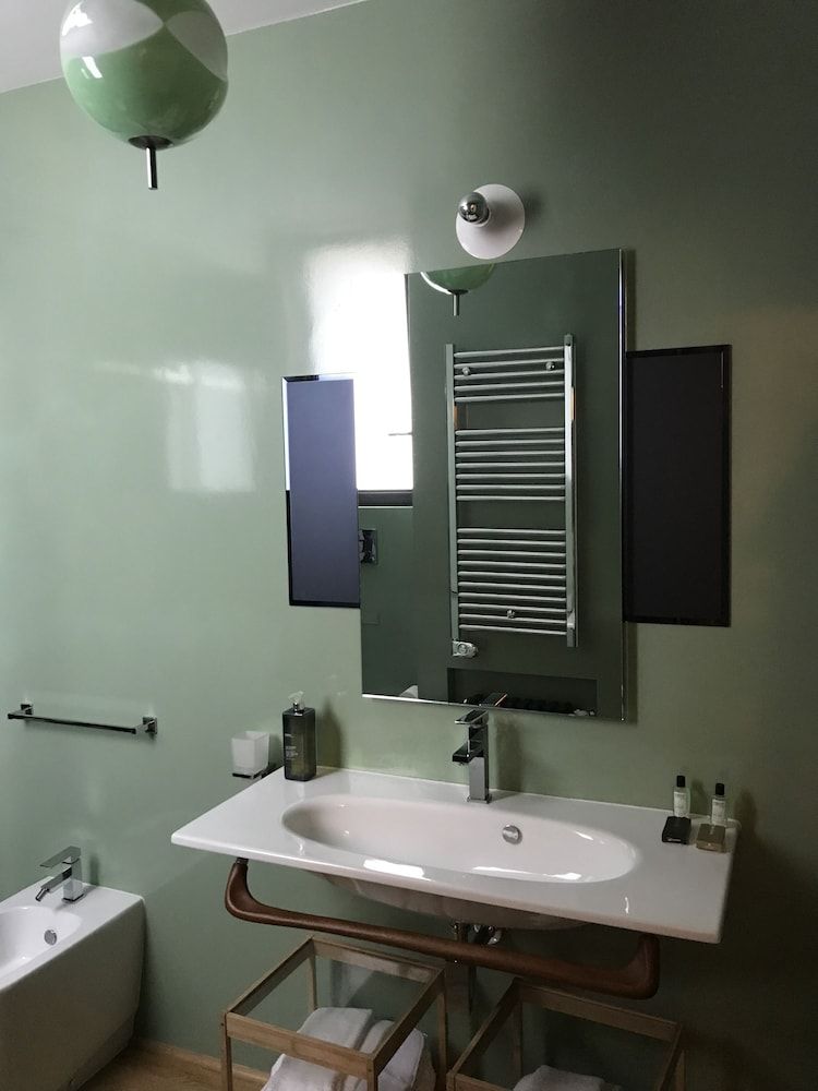 Rarity Suites Deluxe Double Room, 1 King Bed, City View 11