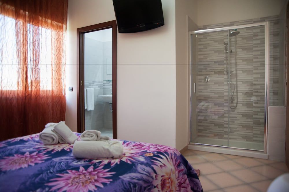 AreA DomuS Comfort Double Room, 1 Double Bed, Ensuite, Mountain View 4