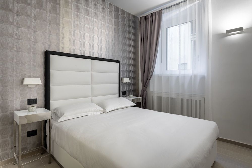 undefined LHP Suite Piazza del Popolo 4