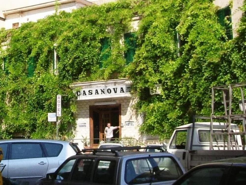 undefined Hotel Casanova 4