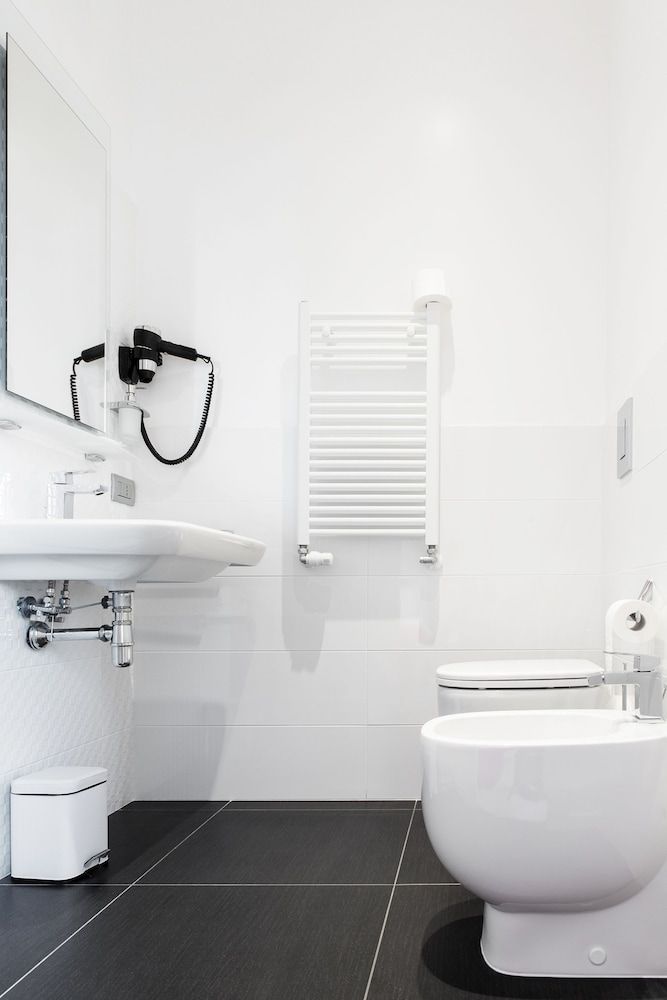 Vatican Grand Suite Deluxe Double Room 8