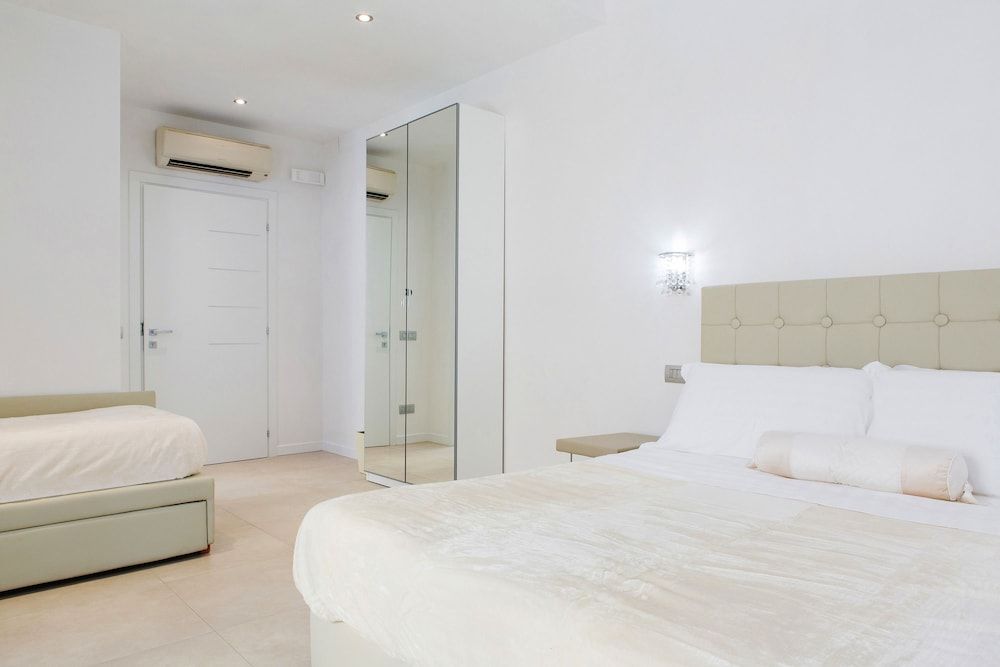 undefined Vatican Grand Suite 9