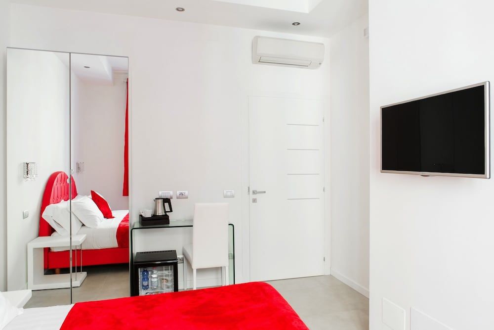 Vatican Grand Suite Deluxe Double Room 4