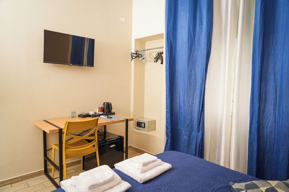 B&B Metropolitan Standard Double Room 8