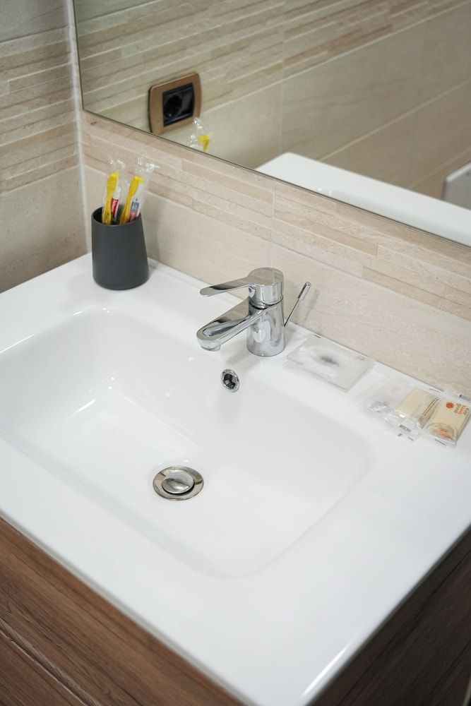 B&B Metropolitan Standard Double Room 7