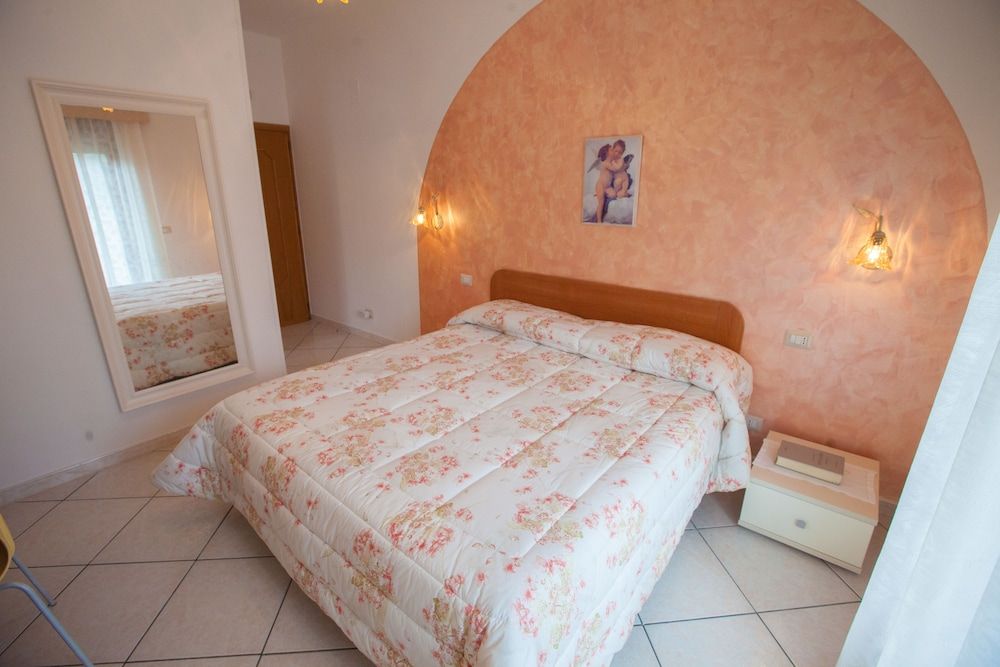Room, 2 Bedrooms, Connecting Rooms (1 Connecting Bathroom)