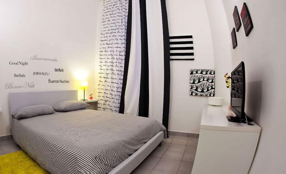 BeHouse Naples Room and Breakfast Standard Double Room 6