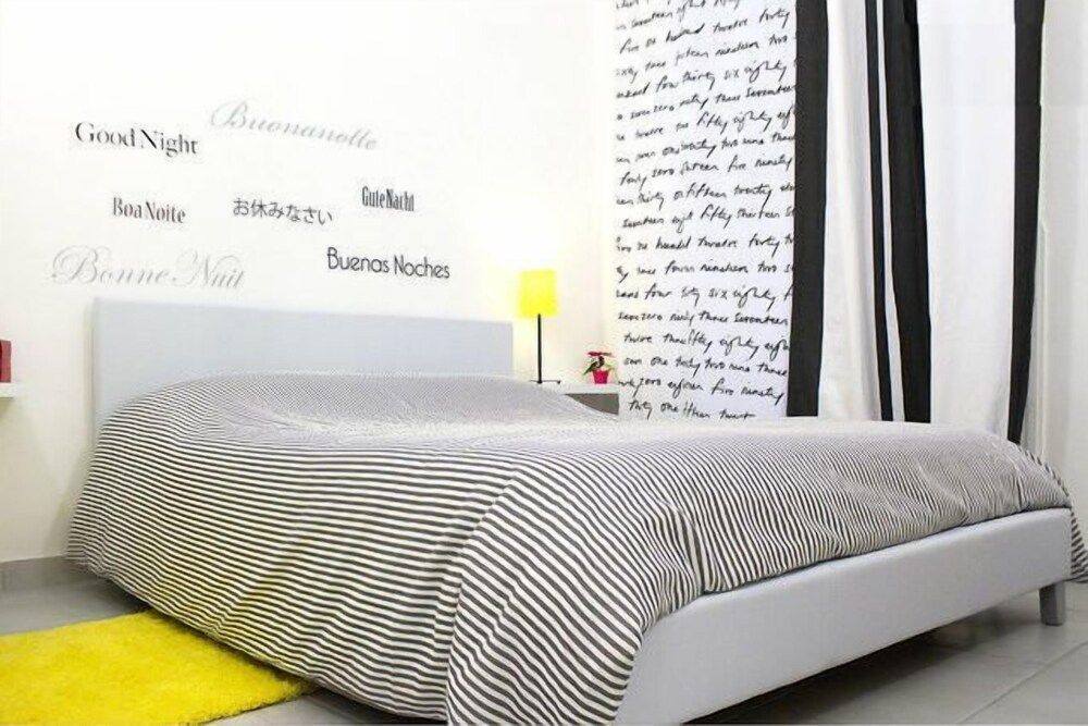 BeHouse Naples Room and Breakfast Standard Double Room 8