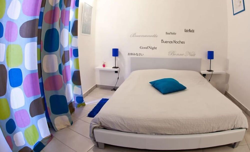 BeHouse Naples Room and Breakfast Standard Double Room 10