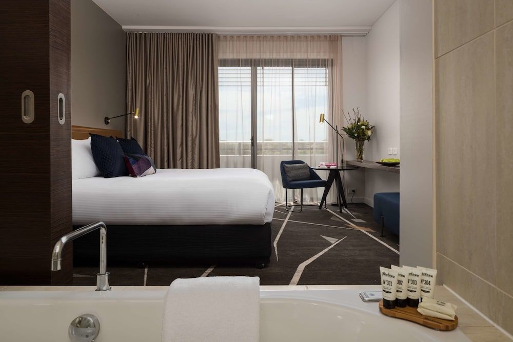 Rydges Campbelltown Executive Spa Room 2