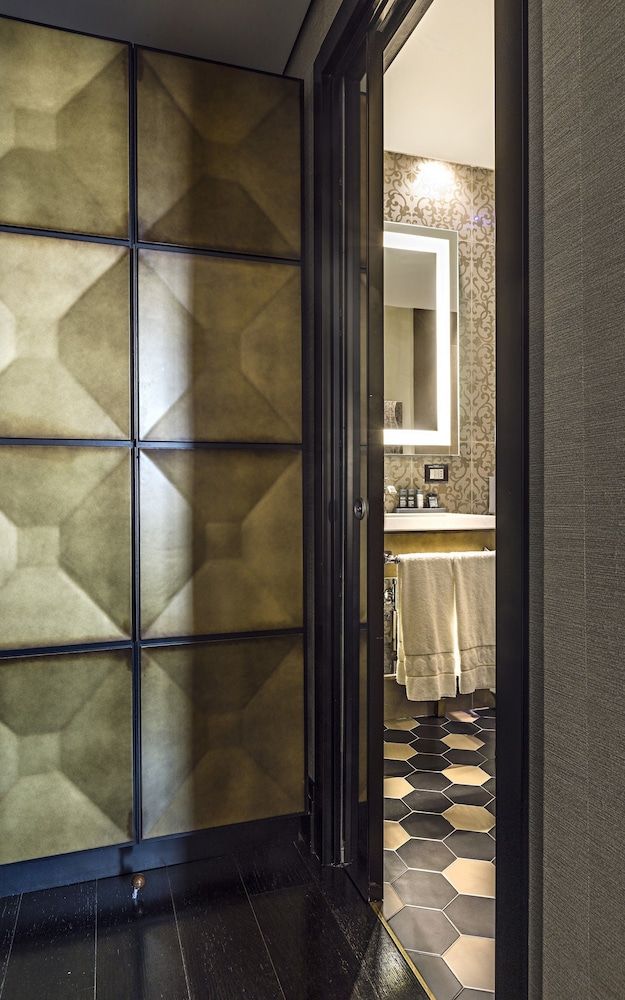 The Venice Times Superior Double Room 9