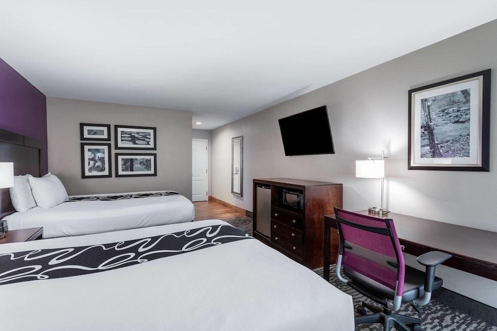 Room, 2 Queen Beds, Non Smoking